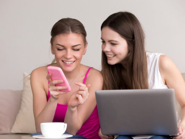 Plataformas em alta: onde as garotas do programa estão encontrando mais clientes hoje